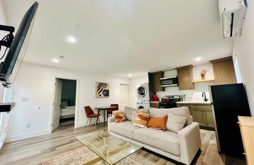 Park Mesa Heights Apartment | Modern LA Guest House