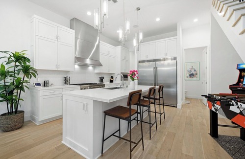 Del Rey House | Modern LA Oasis near Beaches, Culver City, Venice, Sofi, Santa Monica, and LAX