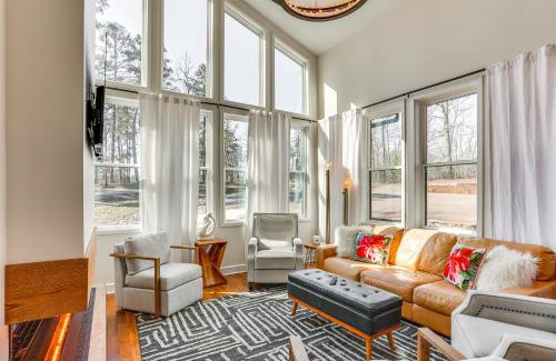 Counce House | Modern Lake House Retreat with Deck on Pickwick Lake