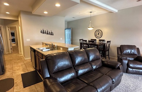 Lake Ozark Condo | Modern Lakefront Condo at Monarch Cove - Horseshoe Bend