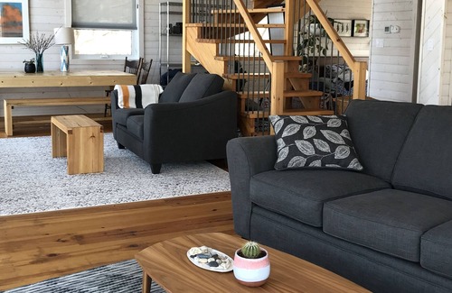 Gimli Cabin | Modern Lakefront on Willow Island, Gimli