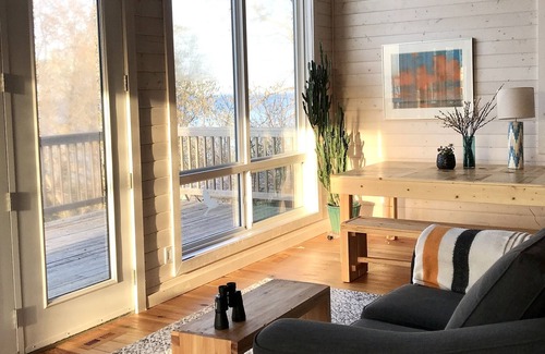 Gimli Cabin | Modern Lakefront on Willow Island, Gimli
