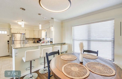 Lake Hamilton House | Modern Lakefront Propertyn