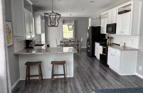 Unionville Cabin | Modern Lakehouse: Dock, Hot Tub, Firepit, Playset