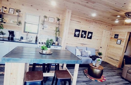 Alexandria Cabin | Modern lakeside cabin with panoramic views , deck and screened porch
