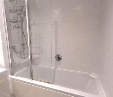 Stockwell Apartment | Modern Large Flat 1min to Stockwell Station with Skyscraper View