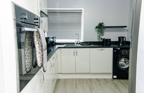 Billingham House | Modern Large Home - FREE PARKING, CONTRACTORS, FAMILIES. DISCOUNTS AVAILABLE