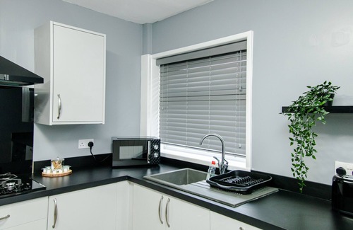 Billingham House | Modern Large Home - FREE PARKING, CONTRACTORS, FAMILIES. DISCOUNTS AVAILABLE