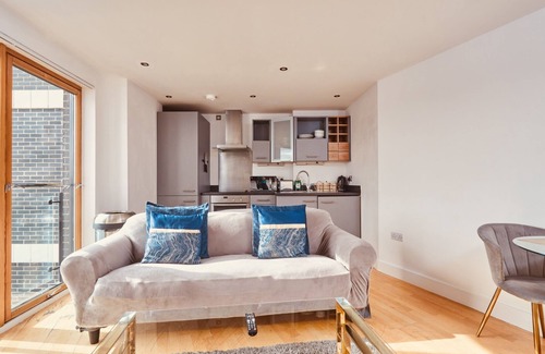 Leeds Apartment | Modern Leeds Dock City Apartment