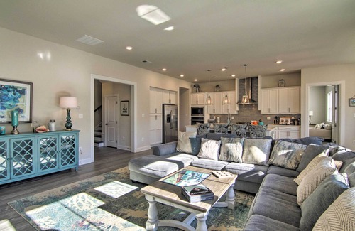 Lewes House | Modern Lewes Home w/Deck, Grill + Pond View!