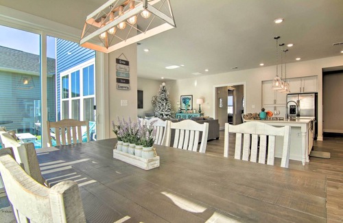 Lewes House | Modern Lewes Home w/Deck, Grill + Pond View!
