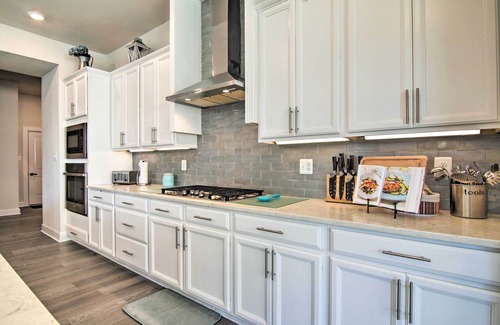 Lewes House | Modern Lewes Home w/Deck, Grill + Pond View!