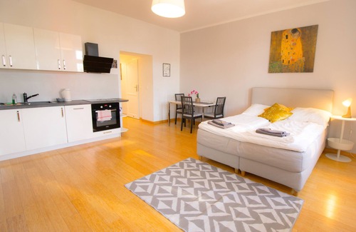Funfhaus Apartment | Modern Life | LF28