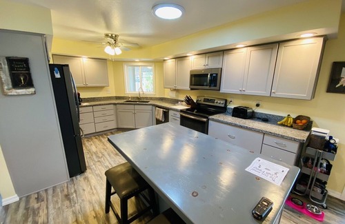 Apache Wells House | Modern living on the 8th fairway. Minutes to pool, dining, bar and activities.