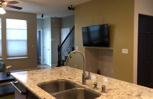 Rancho Cordova House | Modern Living, relax and enjoy your stay!