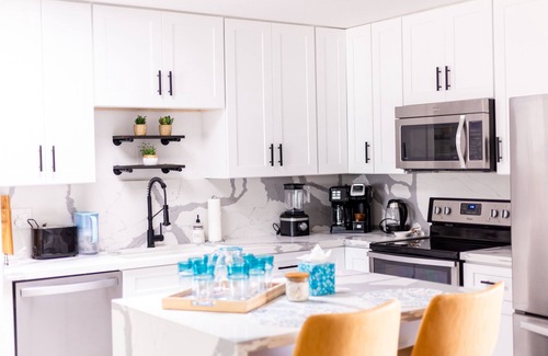 New Papago Parkway House | Modern Living with an Outdoor Oasis