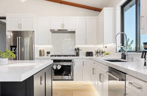 Upper Moonridge Cottage | Modern Lodge Near Lake, Village, & Snow Summit Game Room, Decks, Firepit, Views