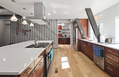 Angel Fire House | Modern Lodge, Privacy & Views, Large Dining Table, High spd wifi, desks all BRs