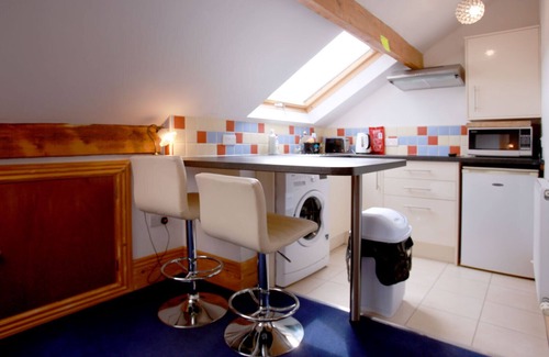 Heeley Apartment | Modern Lodgings, Victorian home - Tamworth House, Sheffield.