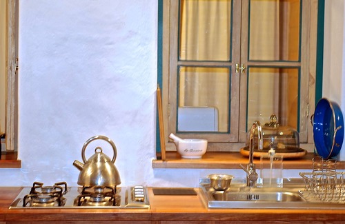 Panecillo Apartment | Modern loft apartment in historic walls with fantastic garden