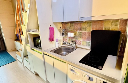 Sindang-dong Apartment | Modern Loft Apartment in Center of Seoul, 1-Minute Walk to Subway