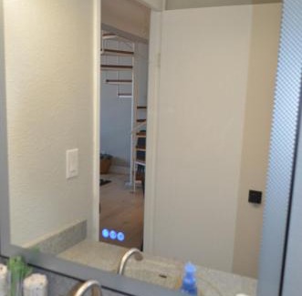 Downtown Omaha Apartment | Modern loft in midtown Omaha sleeps up to 6