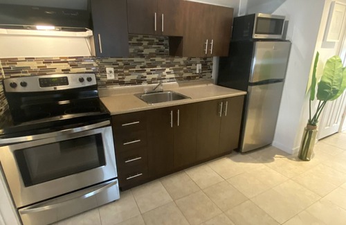 London House | Modern Loft Minutes to DT - 2Bed 2Bath