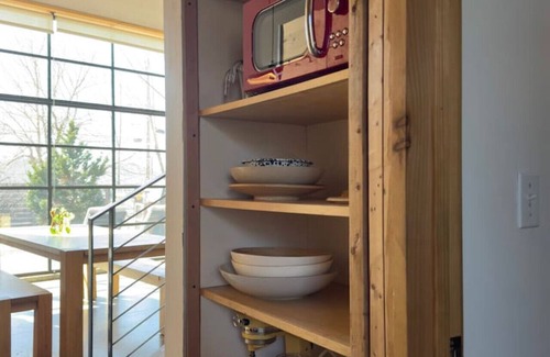 Hudson House | Modern Loft with Wood Stove, River Views, Walkable