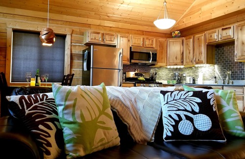 Talkeetna Cabin | Modern Log Cabin Vacation Rental with En Suite Sauna in Talkeetna, Alaska