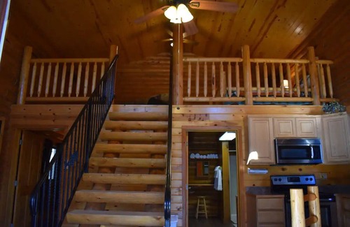Ahsahka Cabin | Modern log cabin with a cozy cabin feel along the Clearwater River.