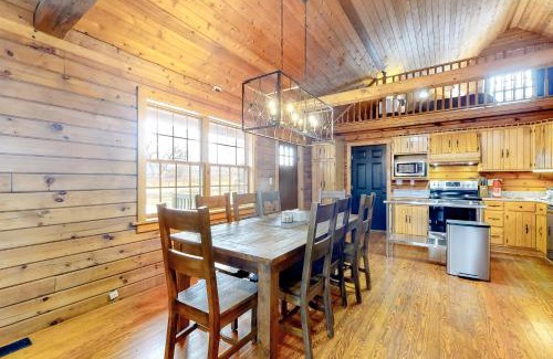 Town of Torrey House | Modern Log Cabin with Vineyard Views