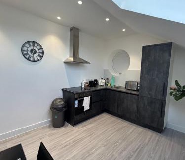 Higham Hill Apartment | Modern London Apartment near Tottenham Stadium