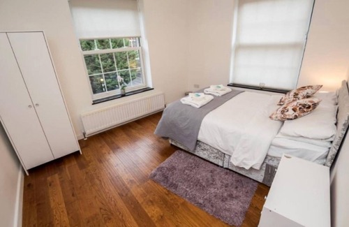 Chaucer Apartment | Modern London Apartment With 4 Bedrooms