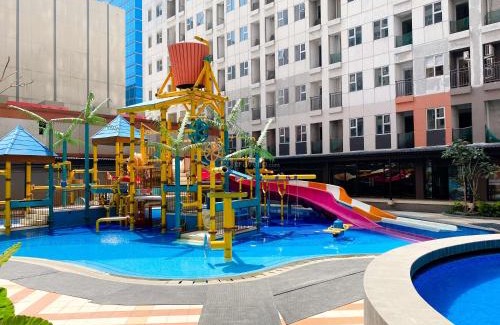 Bekasi Timur Apartment | Modern Look and Homey Studio Apartment at Transpark Juanda Bekasi Timur By Travelio