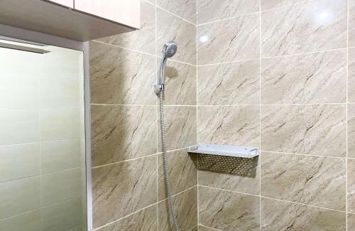 Bekasi Timur Apartment | Modern Look and Homey Studio Apartment at Transpark Juanda Bekasi Timur By Travelio