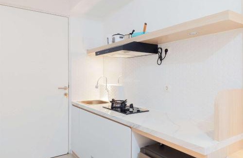 South Tangerang Apartment | Modern Look Studio at Urbantown Serpong Apartment By Travelio