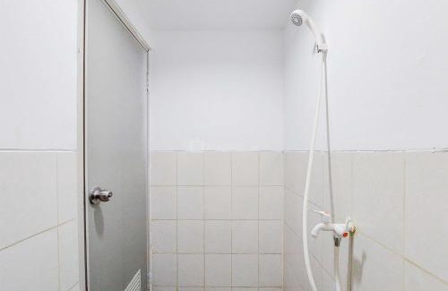South Tangerang Apartment | Modern Look Studio at Urbantown Serpong Apartment By Travelio