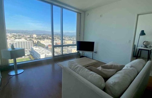 Wilshire Center Apartment | MODERN-LUX HIGHRISE UNIT