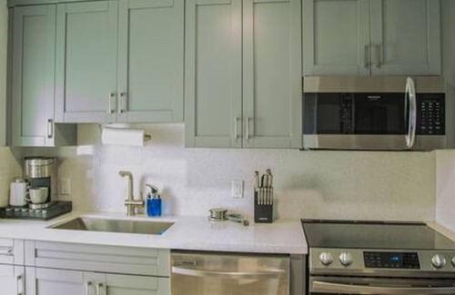 Edgewood House | Modern Lux Home 3BR 2BA With Heated Pool