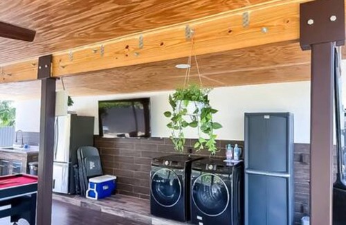 Edgewood House | Modern Lux Home 3BR 2BA With Heated Pool