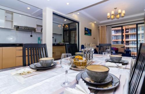 Thompson Estate Apartment | Modern luxe 2 BED Apt with pool & Gym