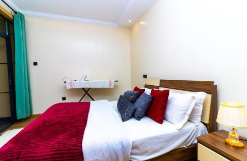 Thompson Estate Apartment | Modern luxe 2 BED Apt with pool & Gym