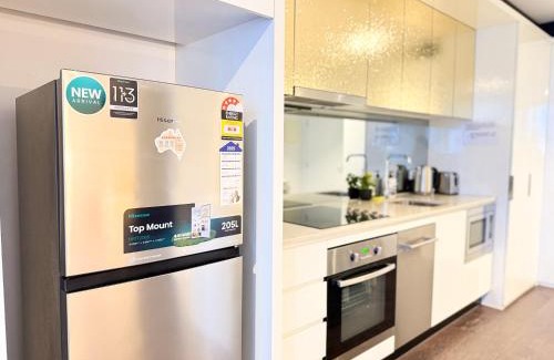Melbourne Central Business District Apartment | Modern Luxe Chic 2BR Near Southern Cross Station