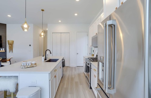 Waleska Villa | Modern & Luxe Lake Arrowhead Villa Near Marina!