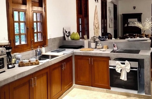 Playacar Fase I House | Modern Luxe Villa - Steps to Beach & 5th Ave - Private Pool - sleeps 14