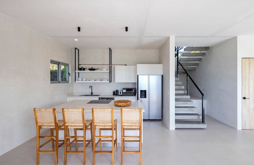 Buenos Aires Villa | Modern luxur ocean view villa steps from the beach