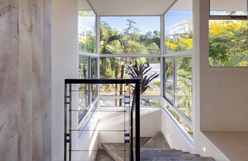 Buenos Aires Villa | Modern luxur ocean view villa steps from the beach