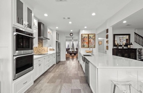 Hudson Oaks House | MODERN LUXURIOUS HOUSE/with pool, and large Patio