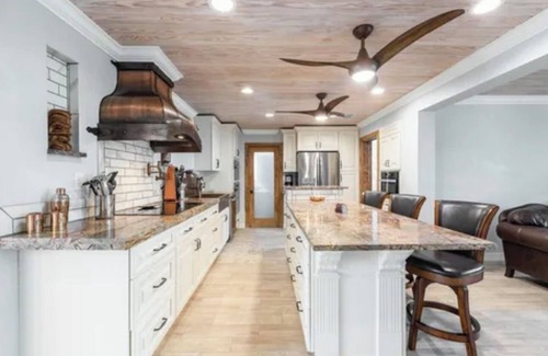 Sugarloaf Shores House | Modern Luxury 3 Bed 3 bath. Docked boat access, 15 Minutes from Key West.