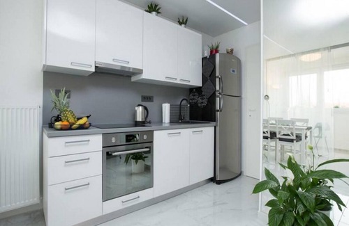 Velika Gorica Apartment | Modern & Luxury APT Zagreb Airport W/free WiFi - One Bedroom Apartment